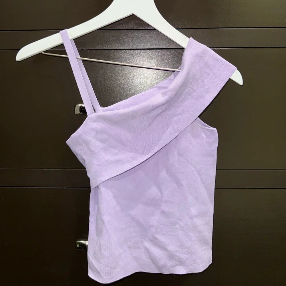 Alice and Olivia Asymmetrical Top | Arletta | purple / lavender - Picture 2 of 4